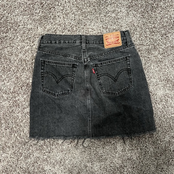 LEVIS HIGH RISE CHARCOAL DENIM SKIRT SIZE 28 - Picture 6 of 12
